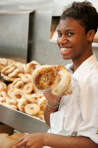 A bagel baker from Fairmount in Montreal (Photo: Jeff Greenberg/UIG via Getty Images)